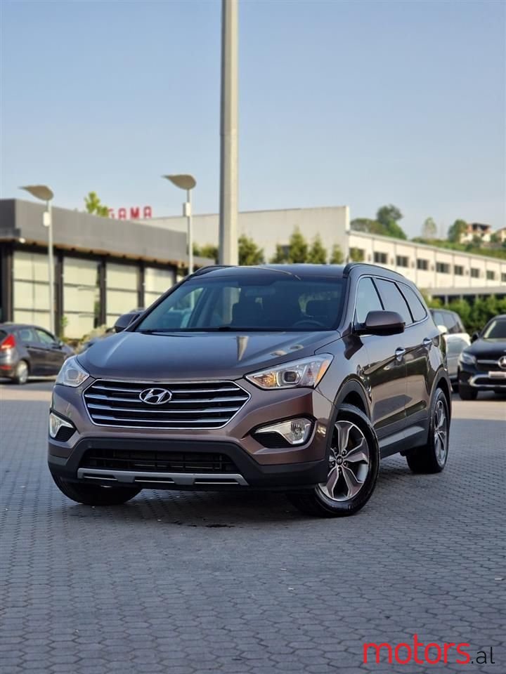 2015' Hyundai Santa Fe photo #1