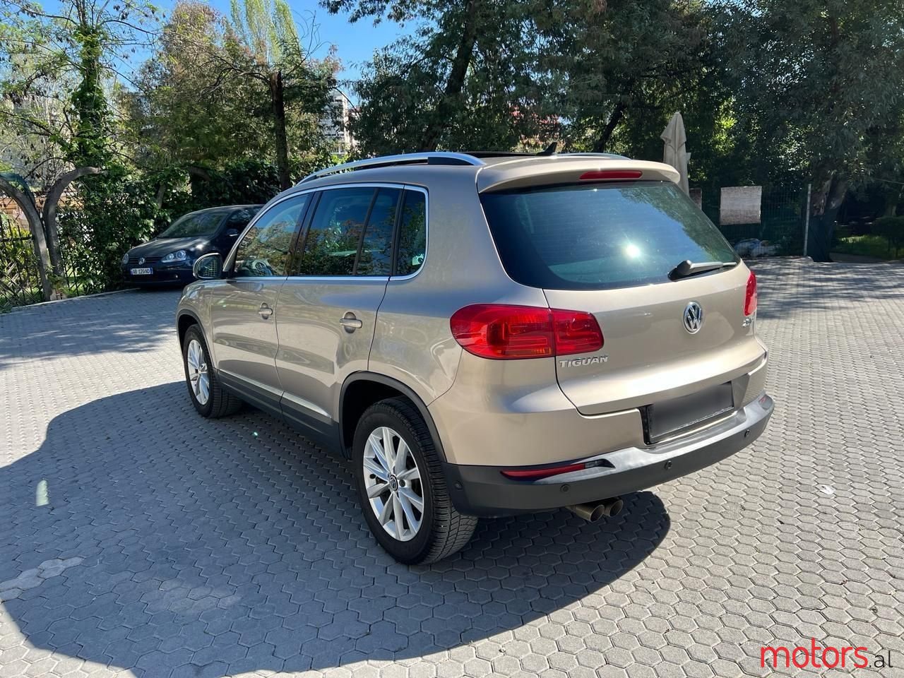 2012' Volkswagen Tiguan photo #4