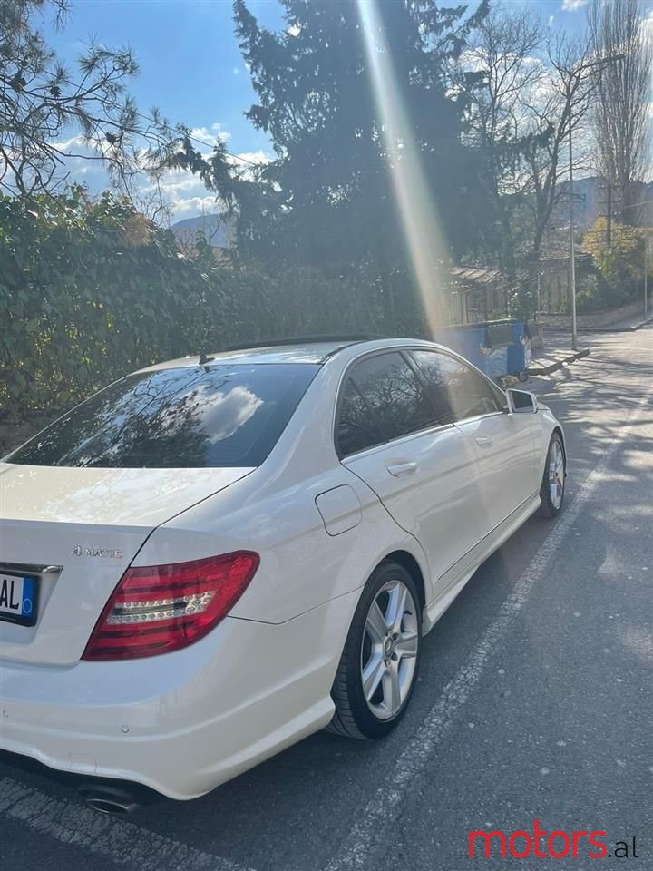 2012' Mercedes-Benz C 250 photo #3