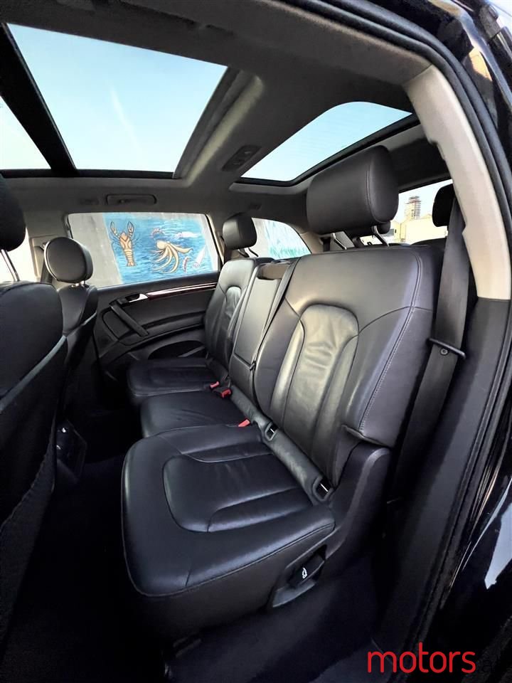 2010' Audi Q7 photo #5