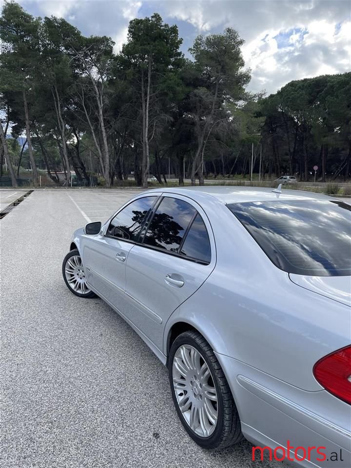 2009' Mercedes-Benz 320 photo #5