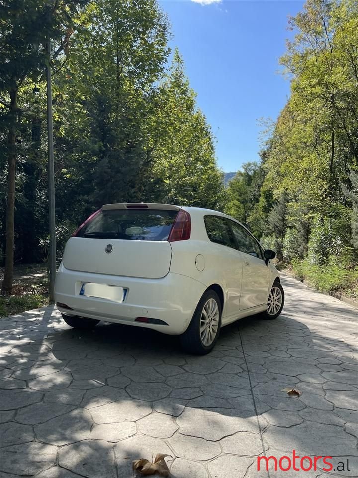 2009' Fiat Grande Punto photo #5