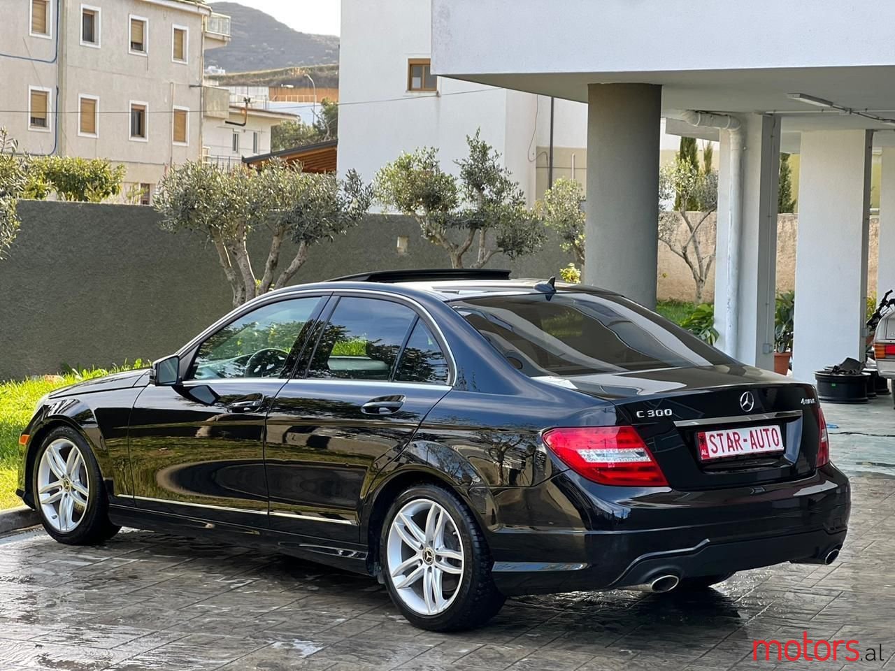 2012' Mercedes-Benz C 300 photo #2