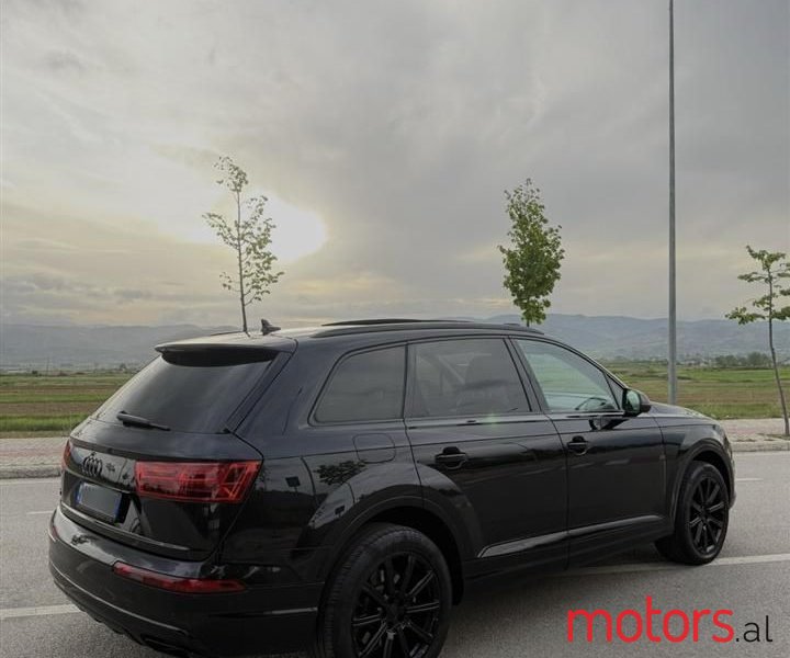 2018' Audi Q7 photo #2