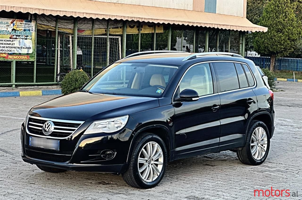 2009' Volkswagen Tiguan photo #1