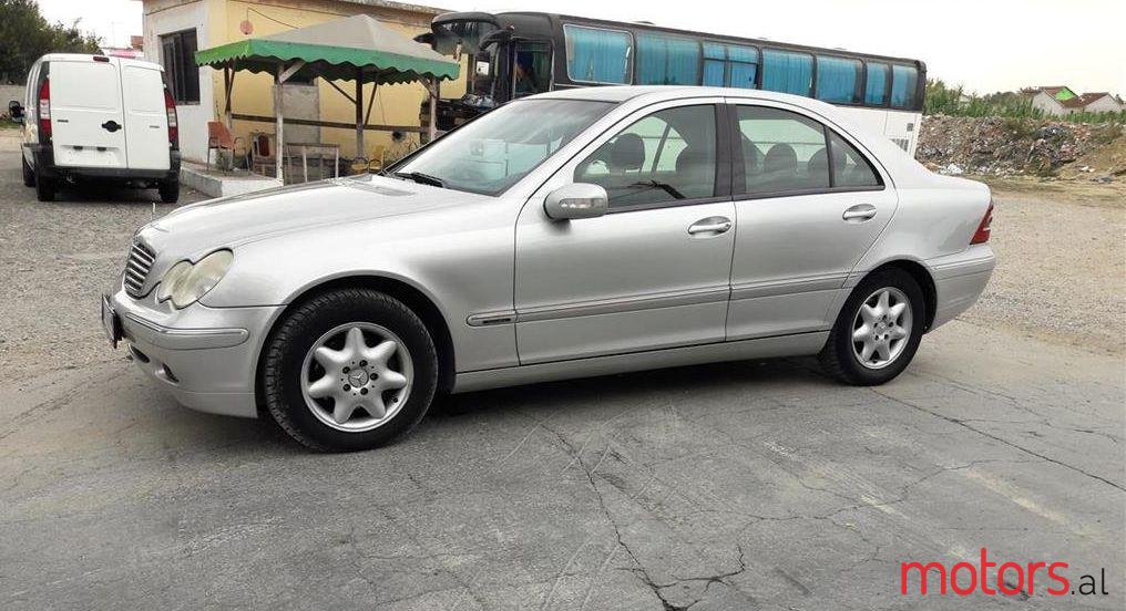 2004' Mercedes-Benz C 220 photo #1