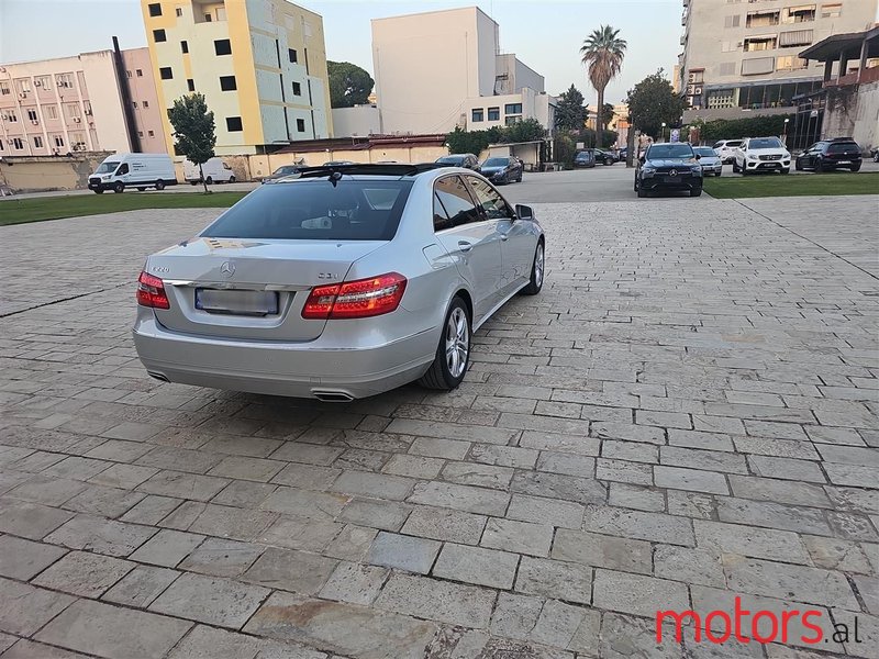 2013' Mercedes-Benz 220 photo #5