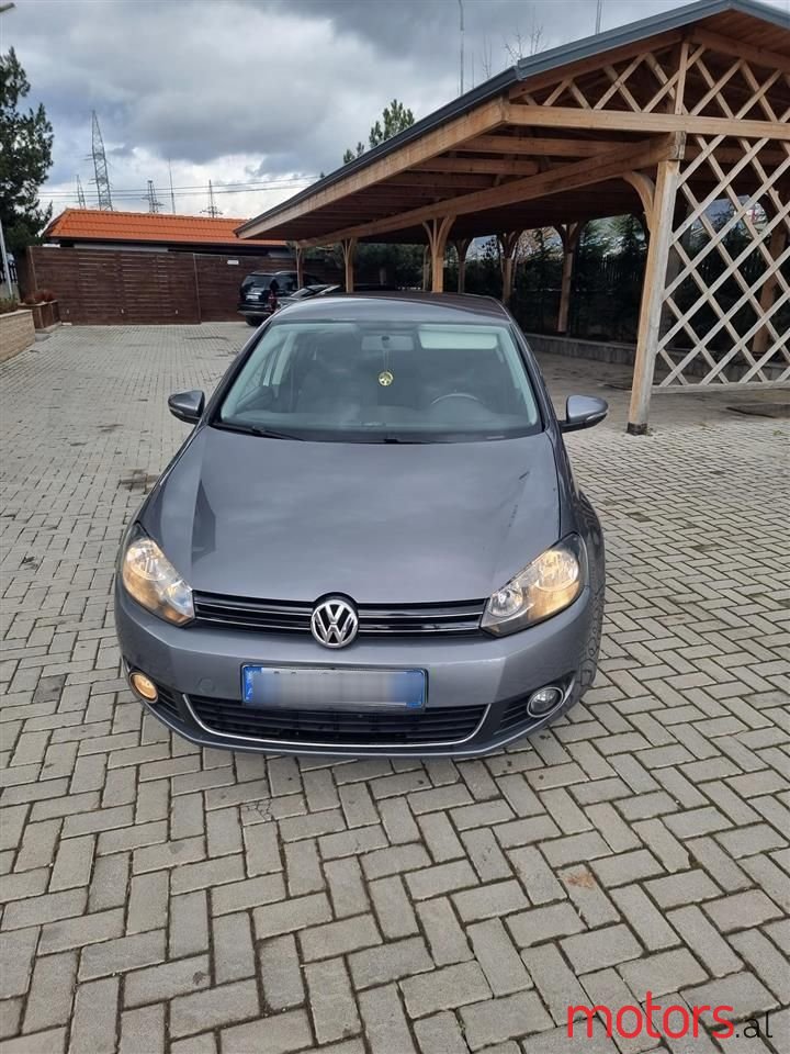 2010' Volkswagen Golf photo #2