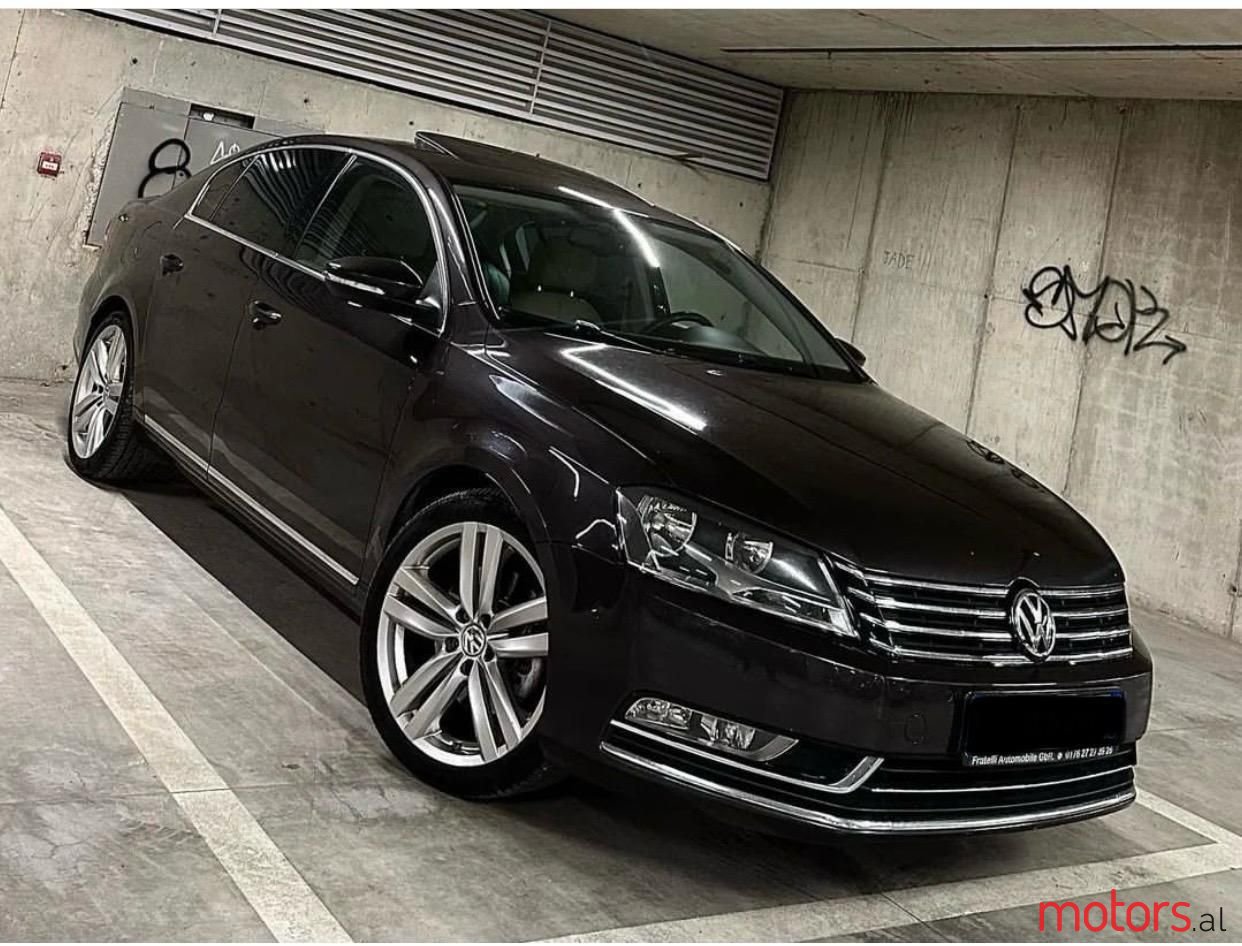2011' Volkswagen Passat photo #3