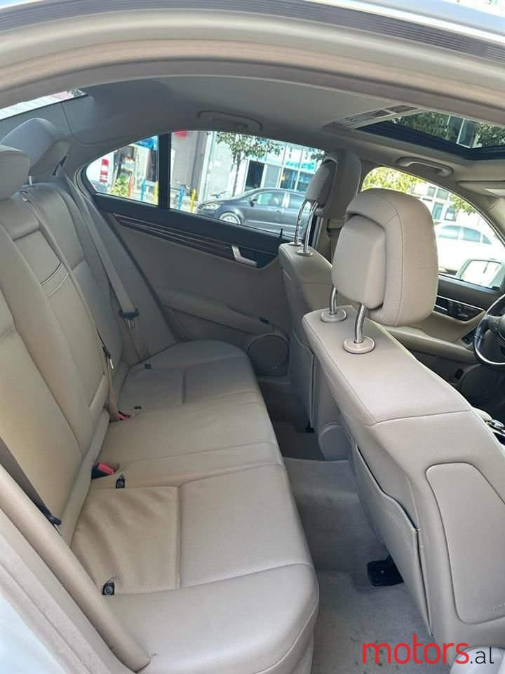 2012' Mercedes-Benz C 300 photo #6