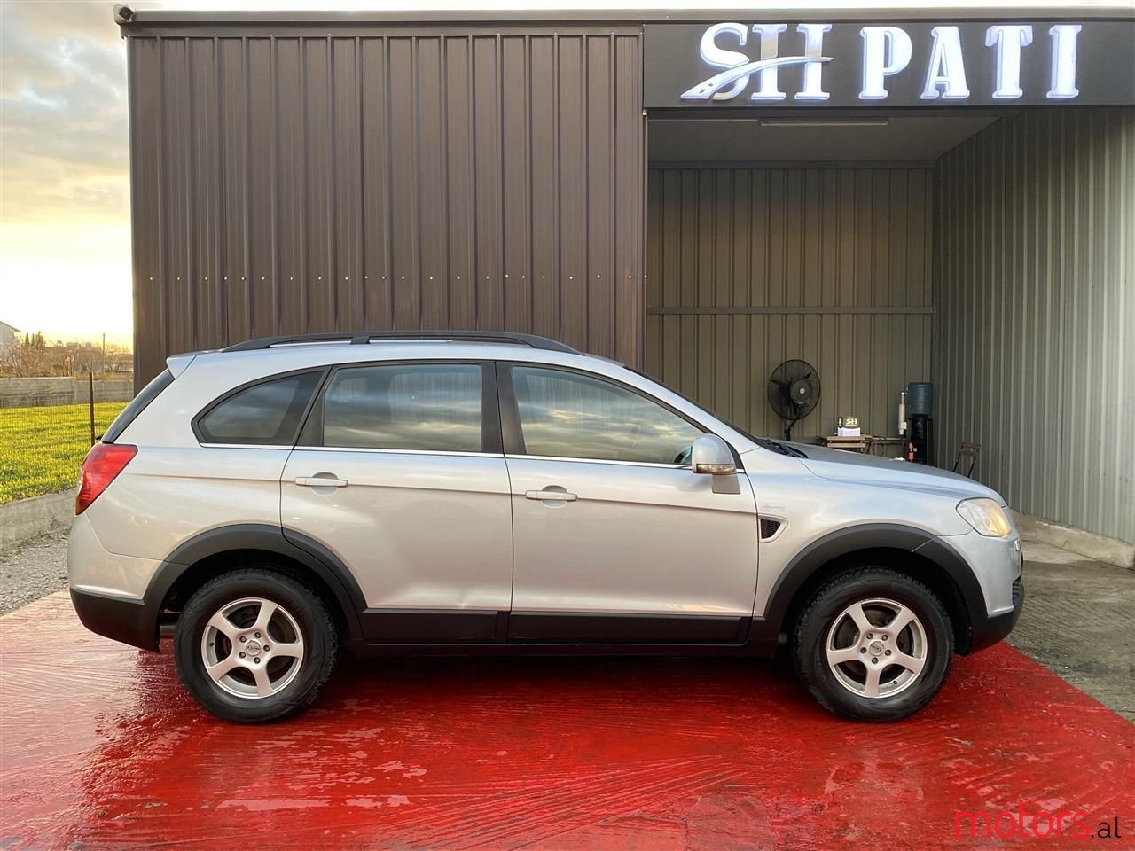 2008' Chevrolet Captiva photo #5