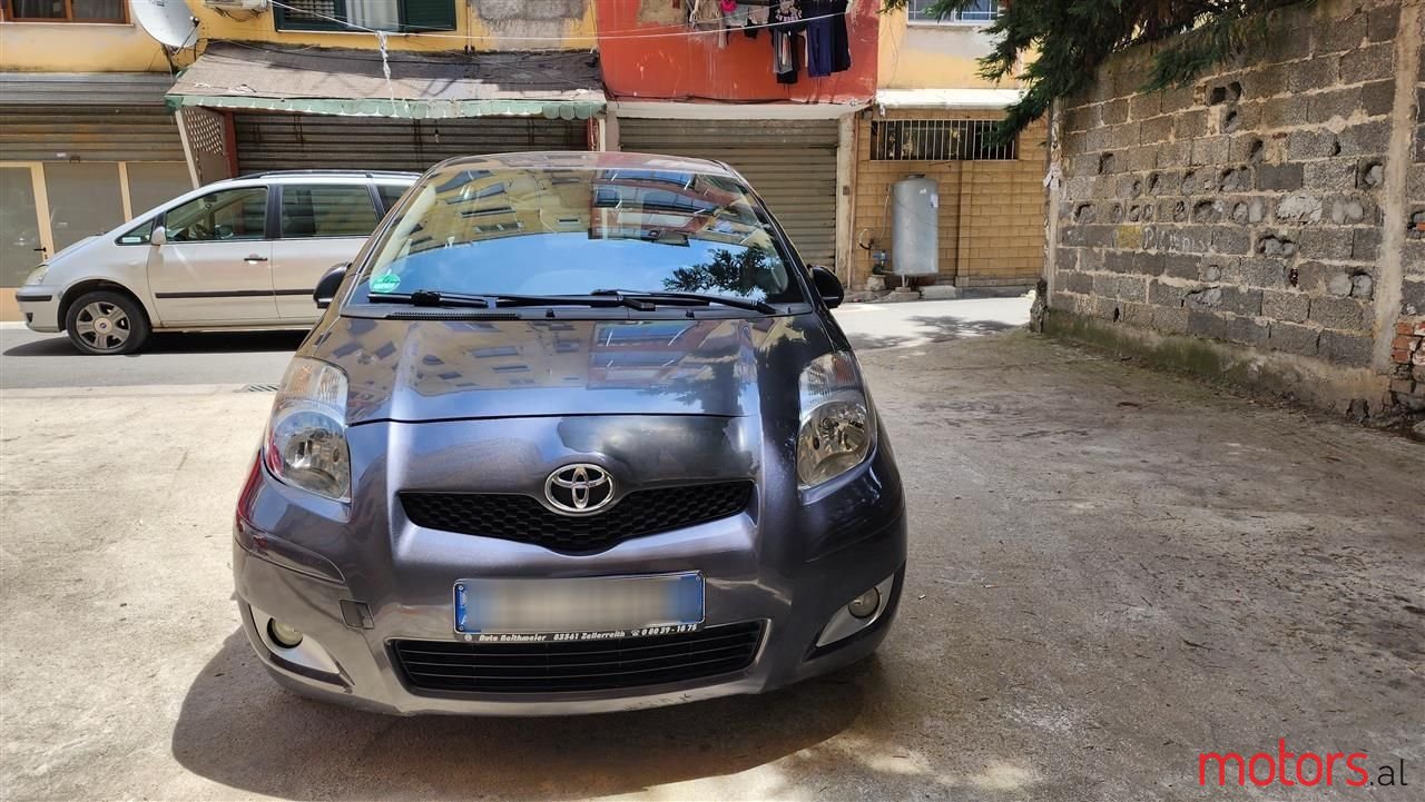 2010' Toyota Yaris photo #5