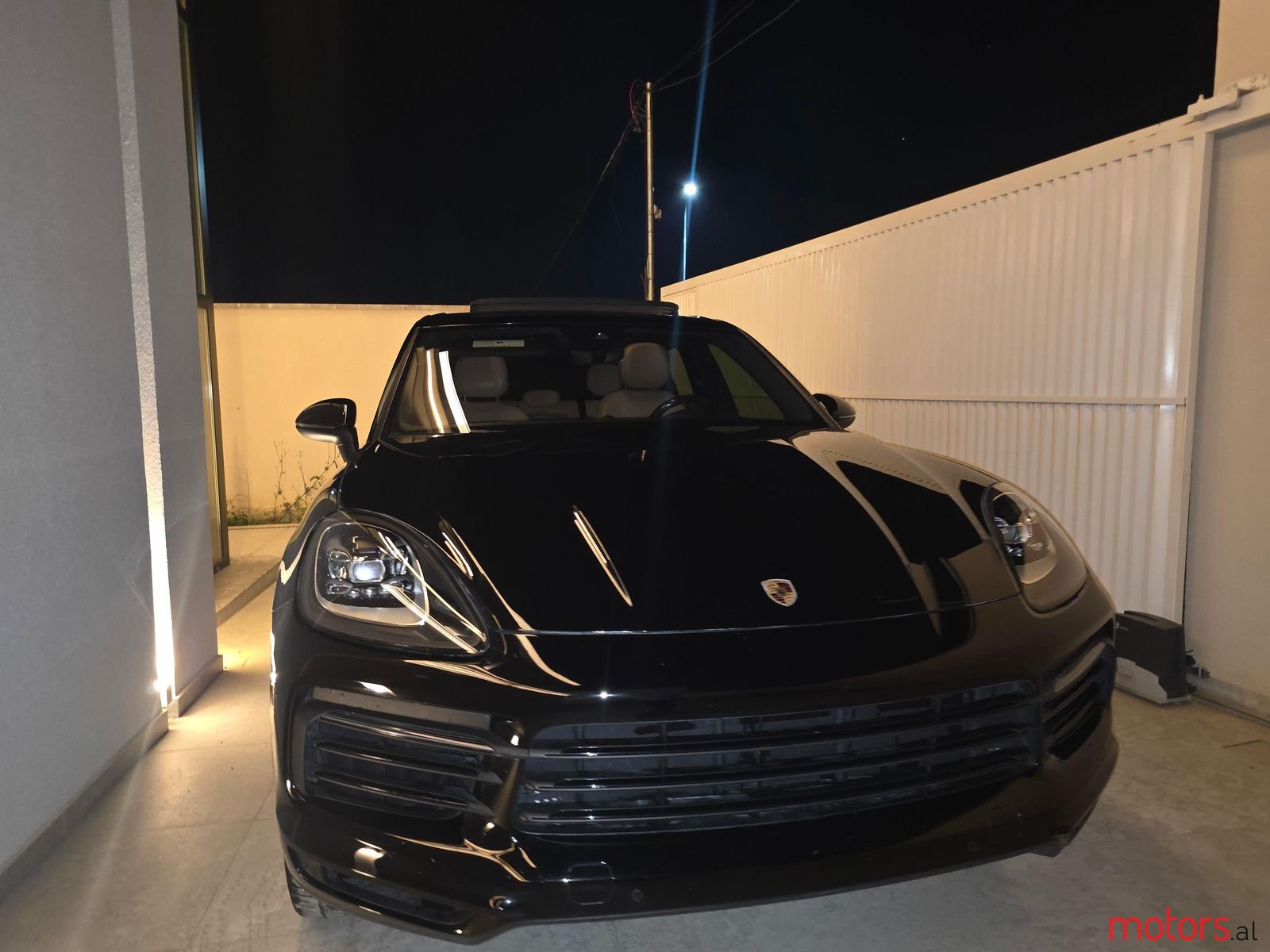 2019' Porsche Cayenne photo #3