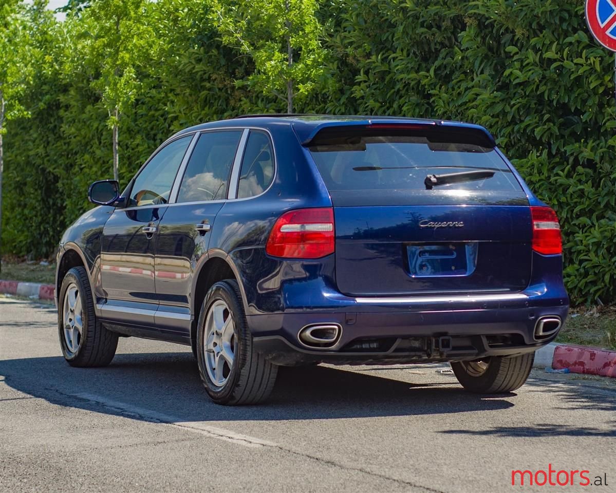 2010' Porsche Cayenne photo #4