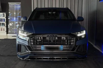 2019' Audi Q8