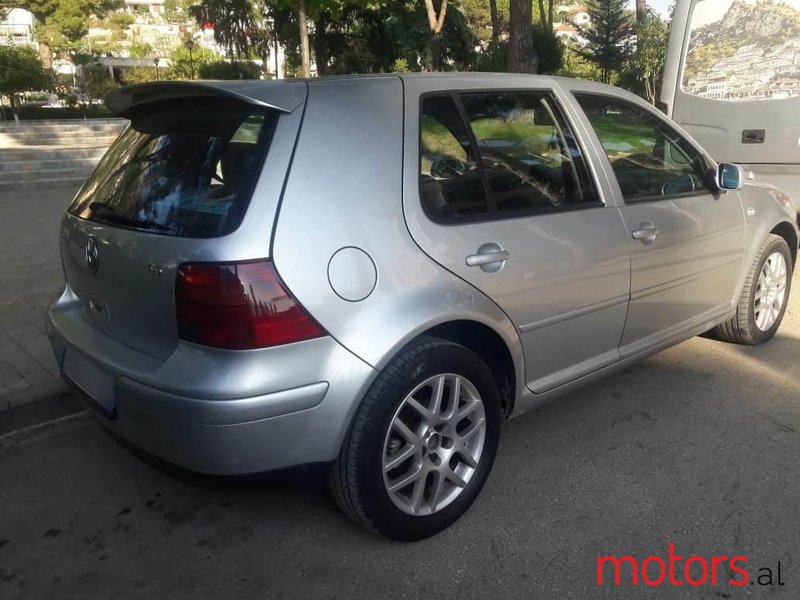 2003' Volkswagen Golf photo #1