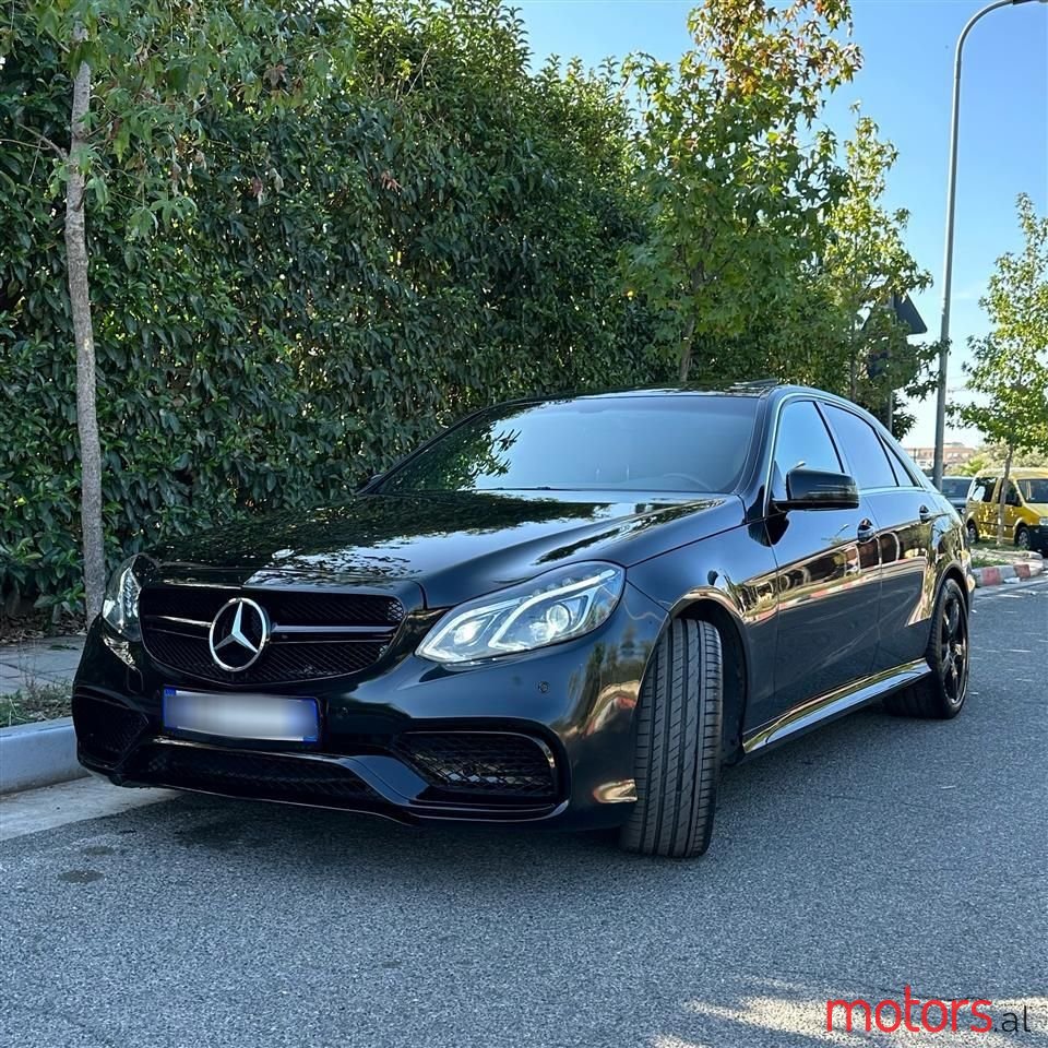 2011' Mercedes-Benz E 350 photo #1