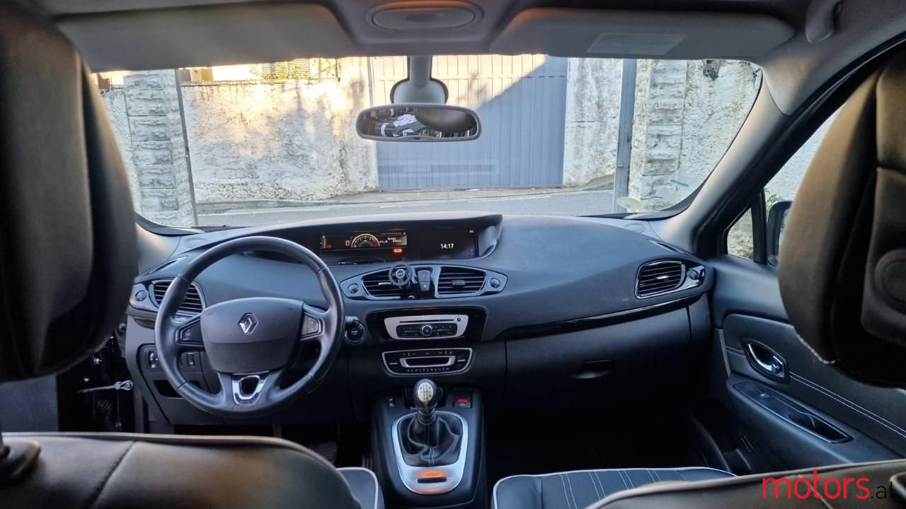 2015' Renault Scenic photo #6