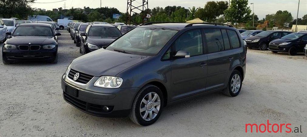 2005' Volkswagen Touran photo #1