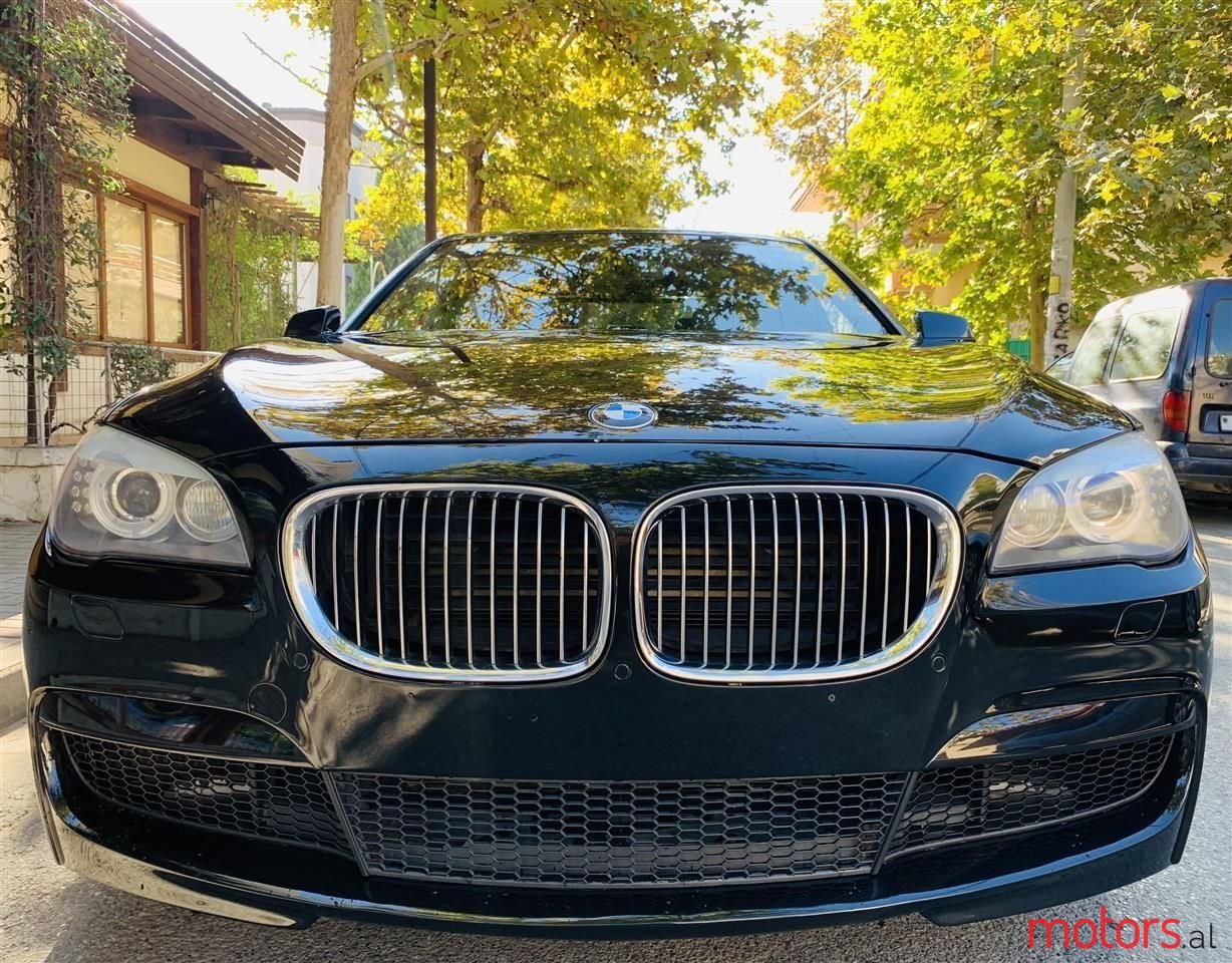 2012' BMW 750 photo #1