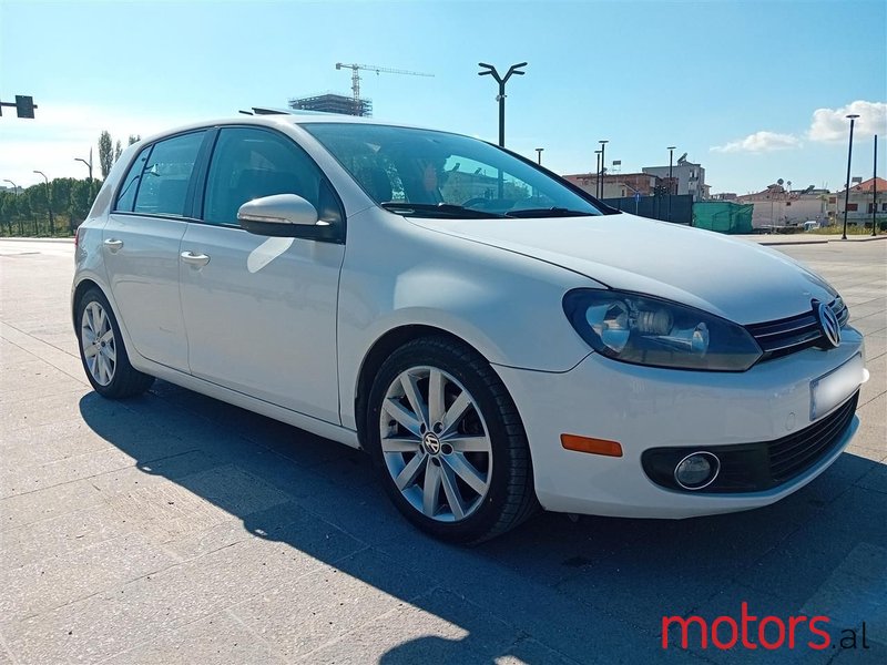 2011' Volkswagen Golf photo #5