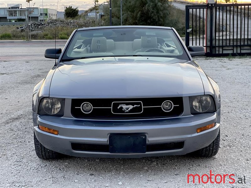 2006' Ford Mustang photo #5