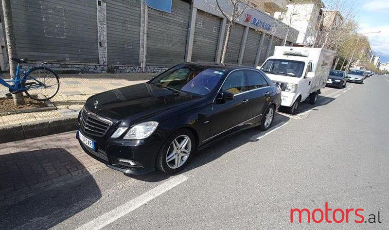 2010' Mercedes-Benz E 220 photo #1