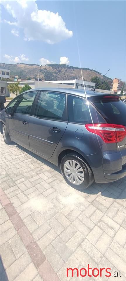 2011' Citroen C4 Grand Picasso photo #2