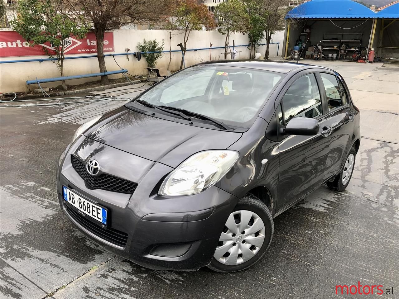 2010' Toyota Yaris photo #3