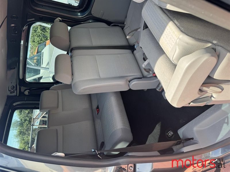 2010' Volkswagen Caddy photo #4