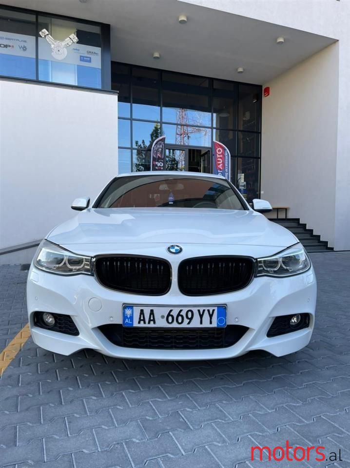 2016' BMW 320 photo #1