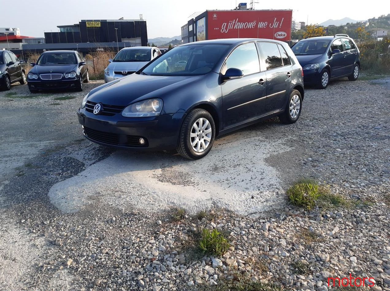 2004' Volkswagen Golf photo #1