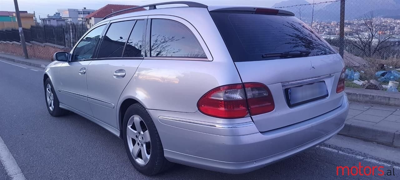 2005' Mercedes-Benz E 220 photo #1