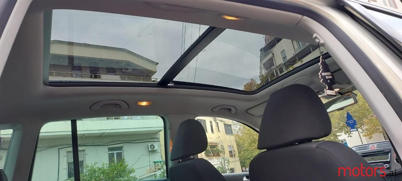 2009' Volkswagen Tiguan photo #6