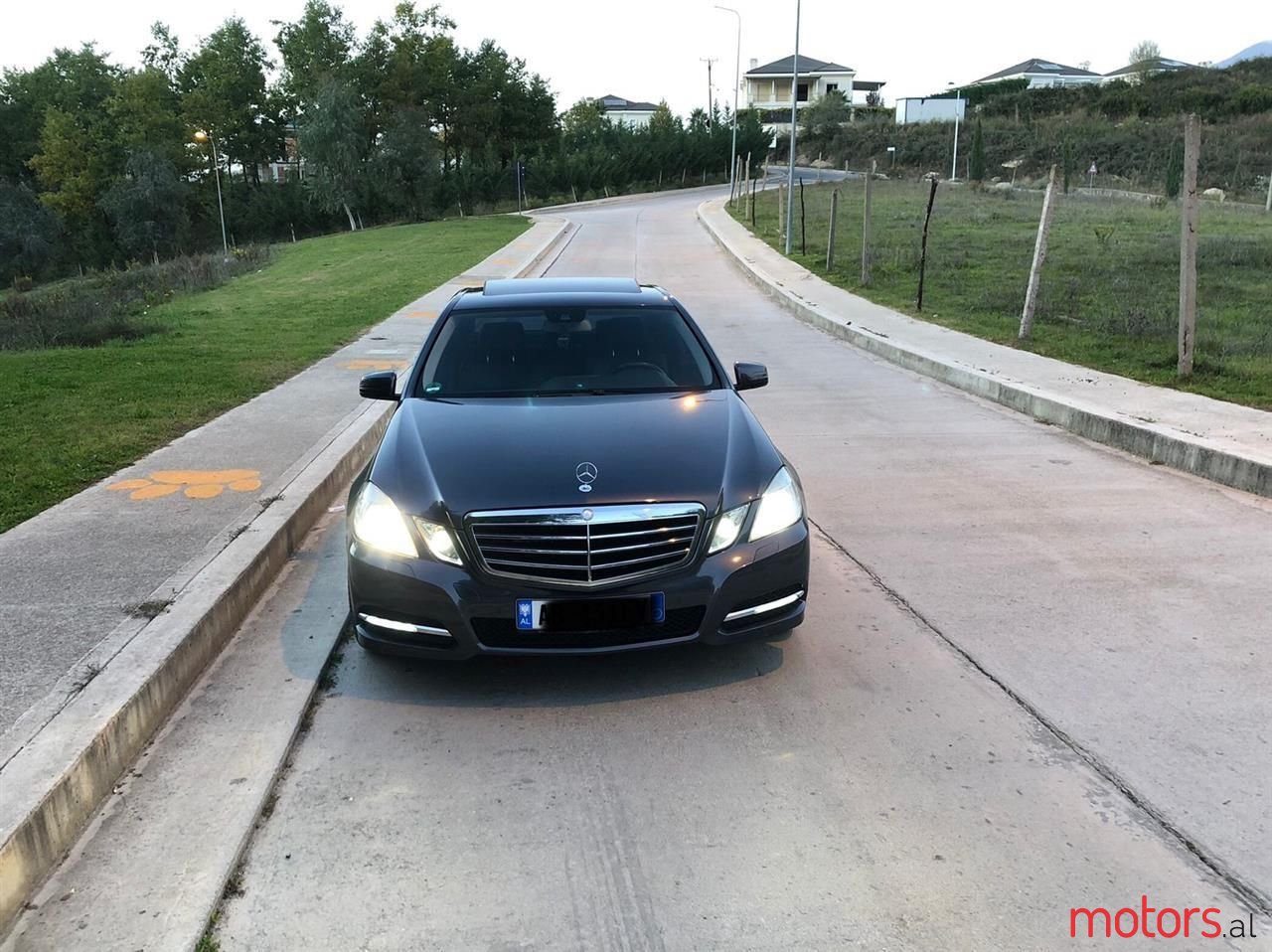 2010' Mercedes-Benz E 350 photo #2