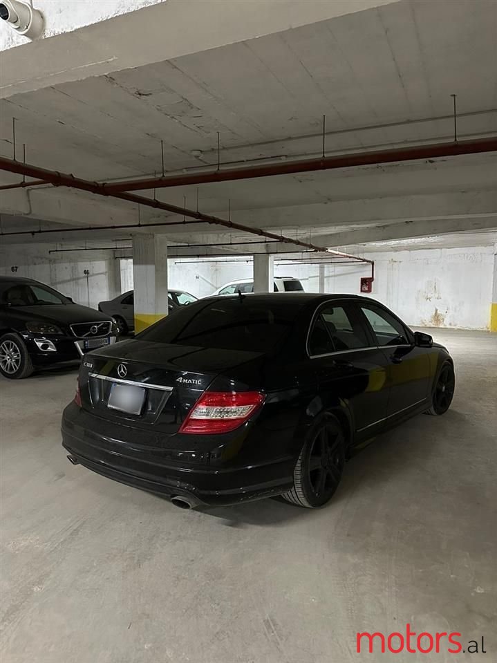 2011' Mercedes-Benz 300 photo #4