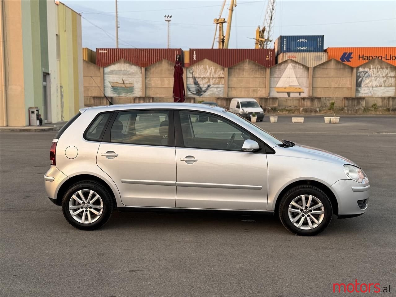 2009' Volkswagen Polo photo #5