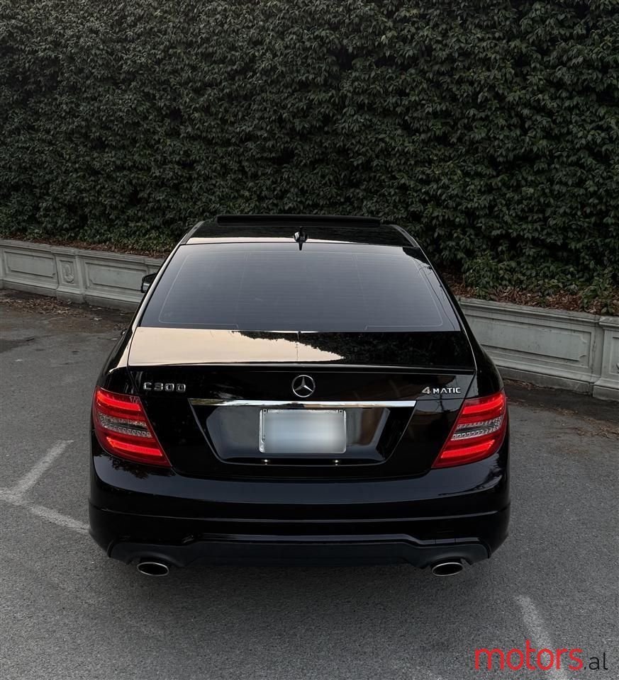 2012' Mercedes-Benz 300 photo #5