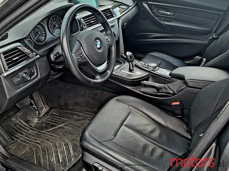 2015' BMW 3 Series photo #3