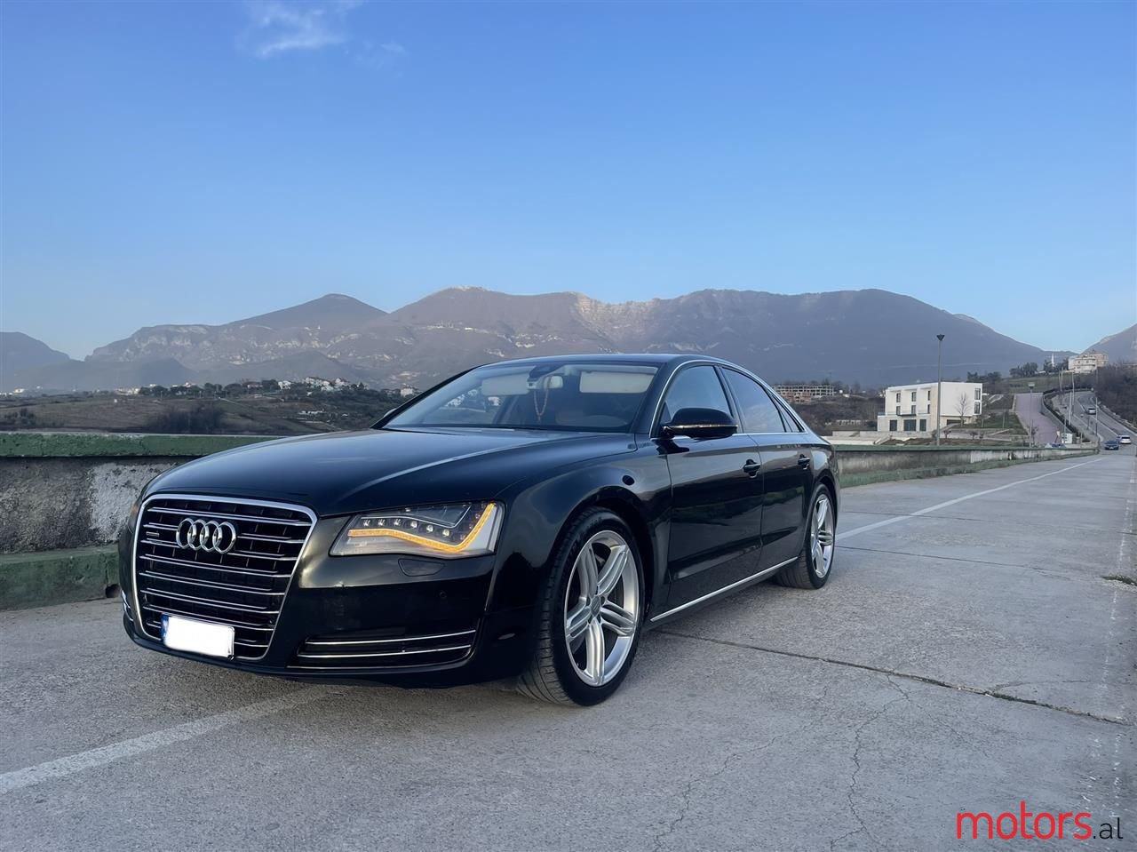 2011' Audi A8 photo #6