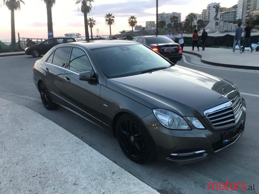 2011' Mercedes-Benz E 220 photo #4