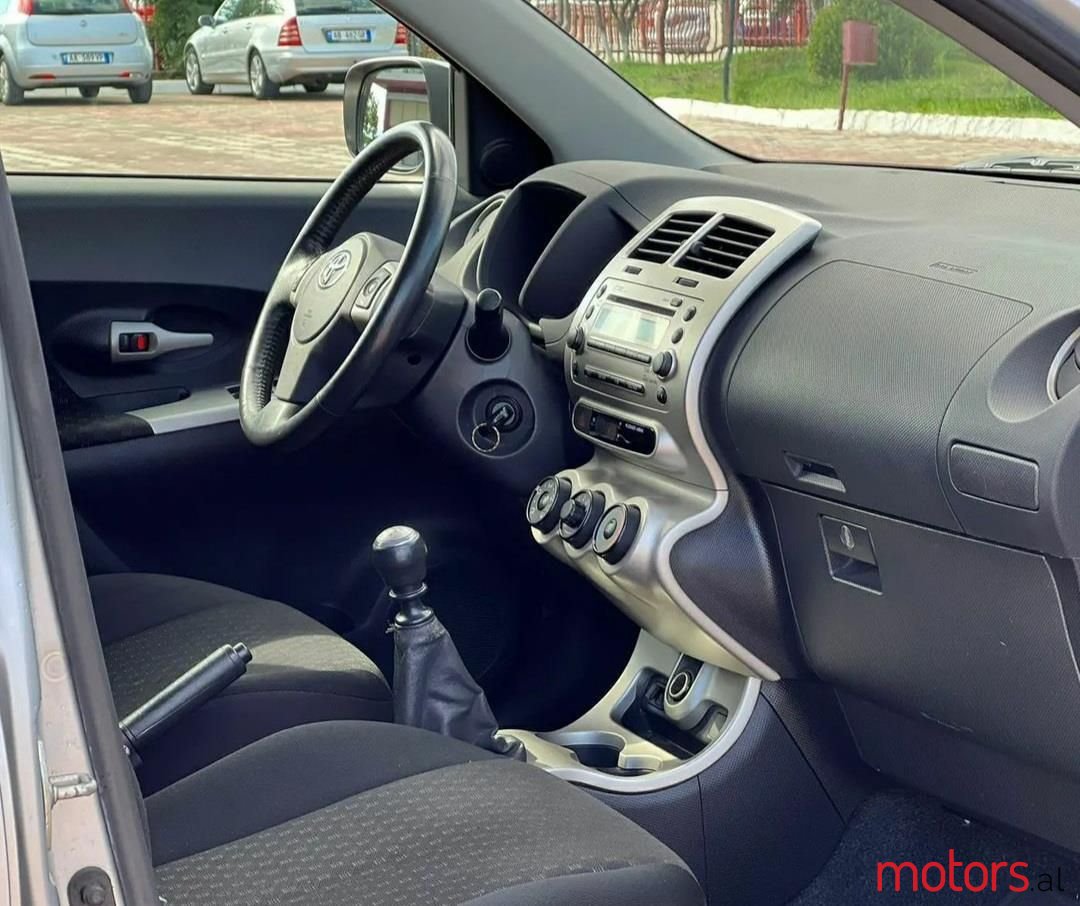 2009' Toyota Urban Cruiser photo #5