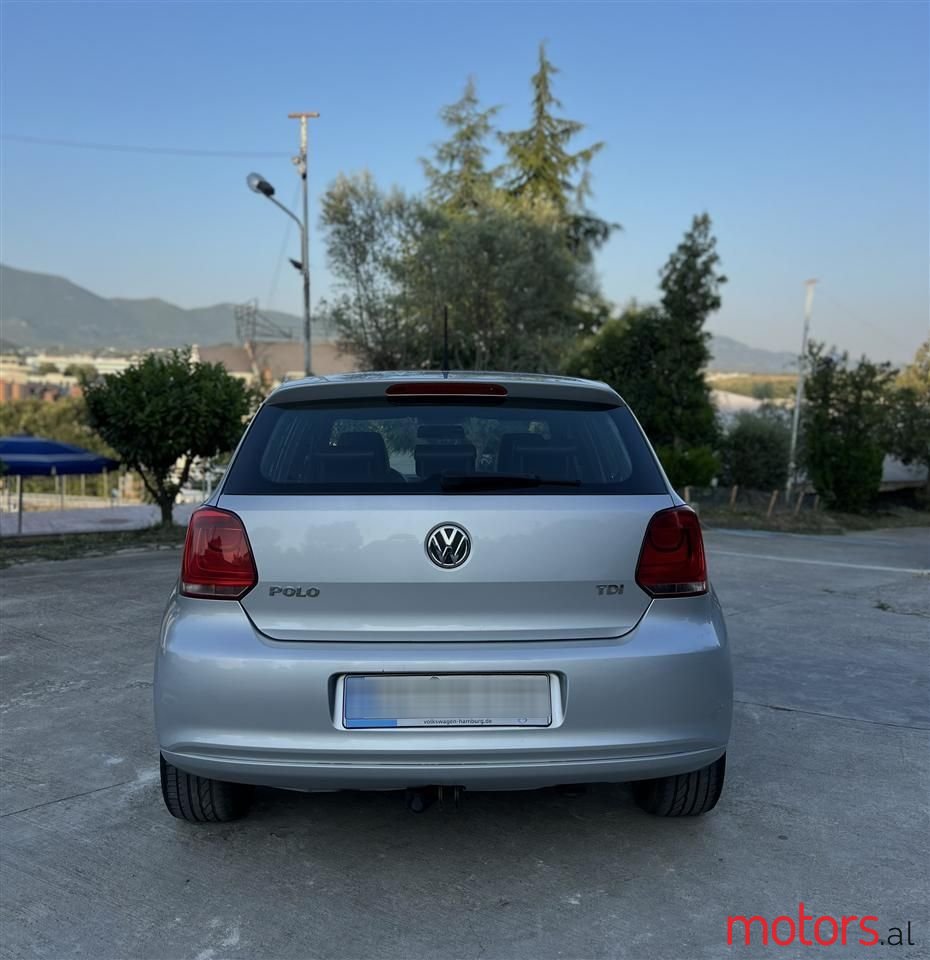 2010' Volkswagen Polo photo #5