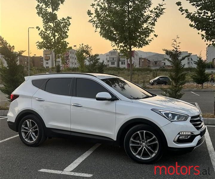 2016' Hyundai Santa Fe photo #6