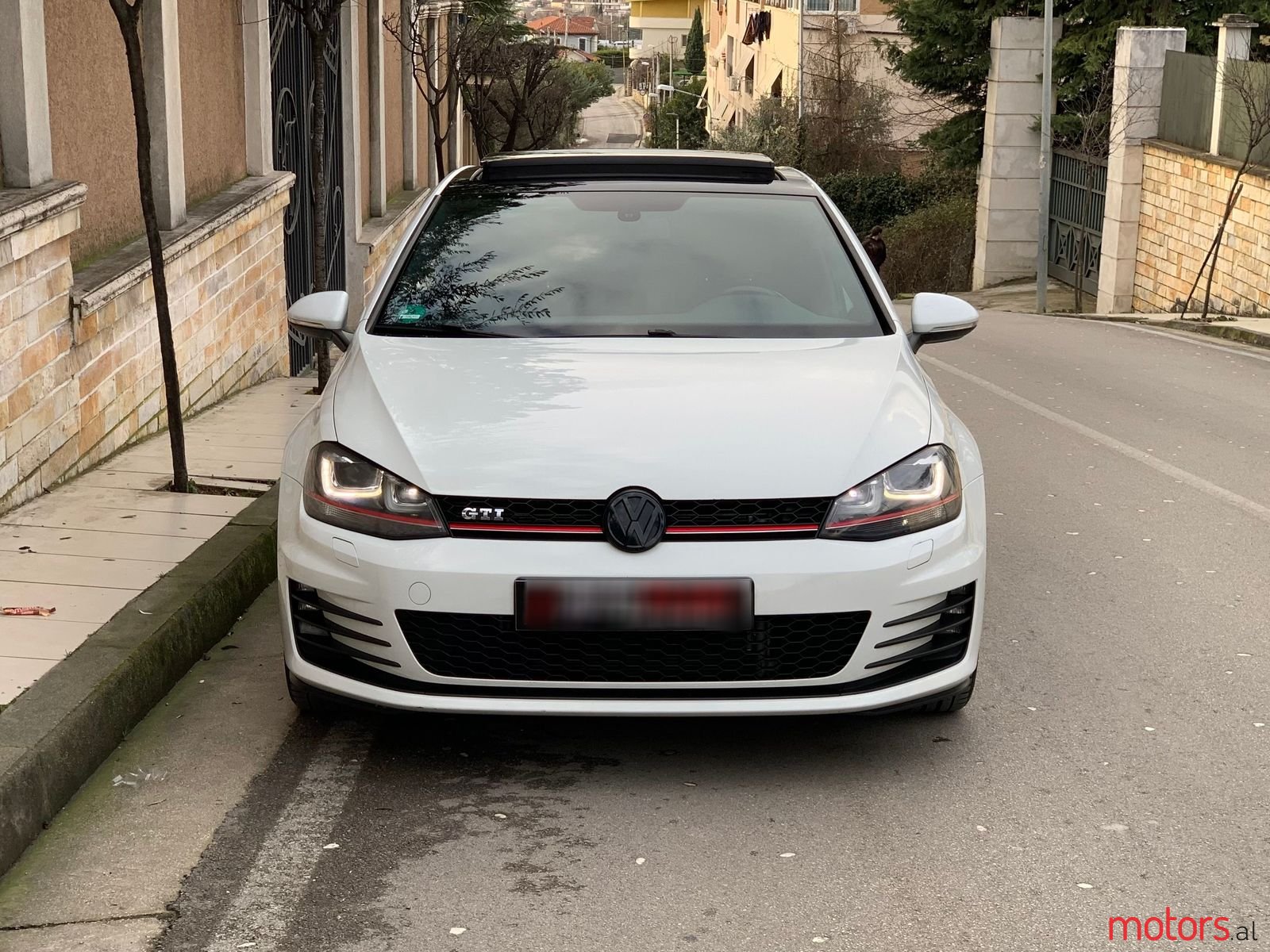 2014' Volkswagen Golf photo #2