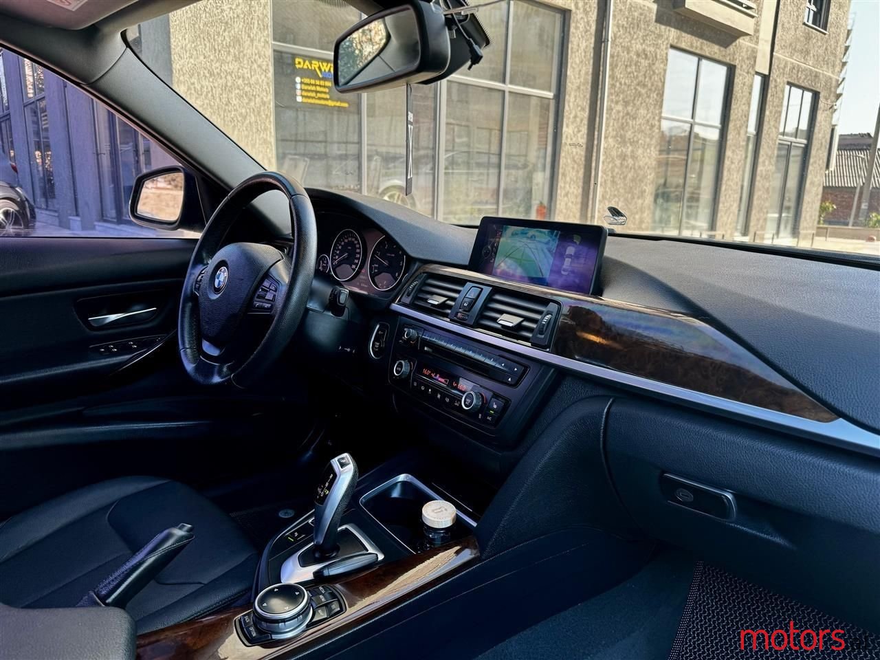 2014' BMW 320 photo #3