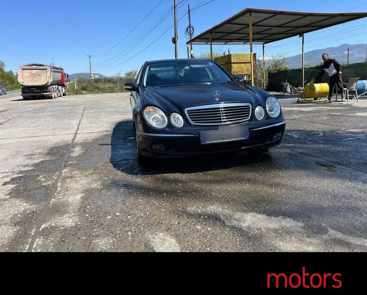 2003' Mercedes-Benz E 270 photo #5