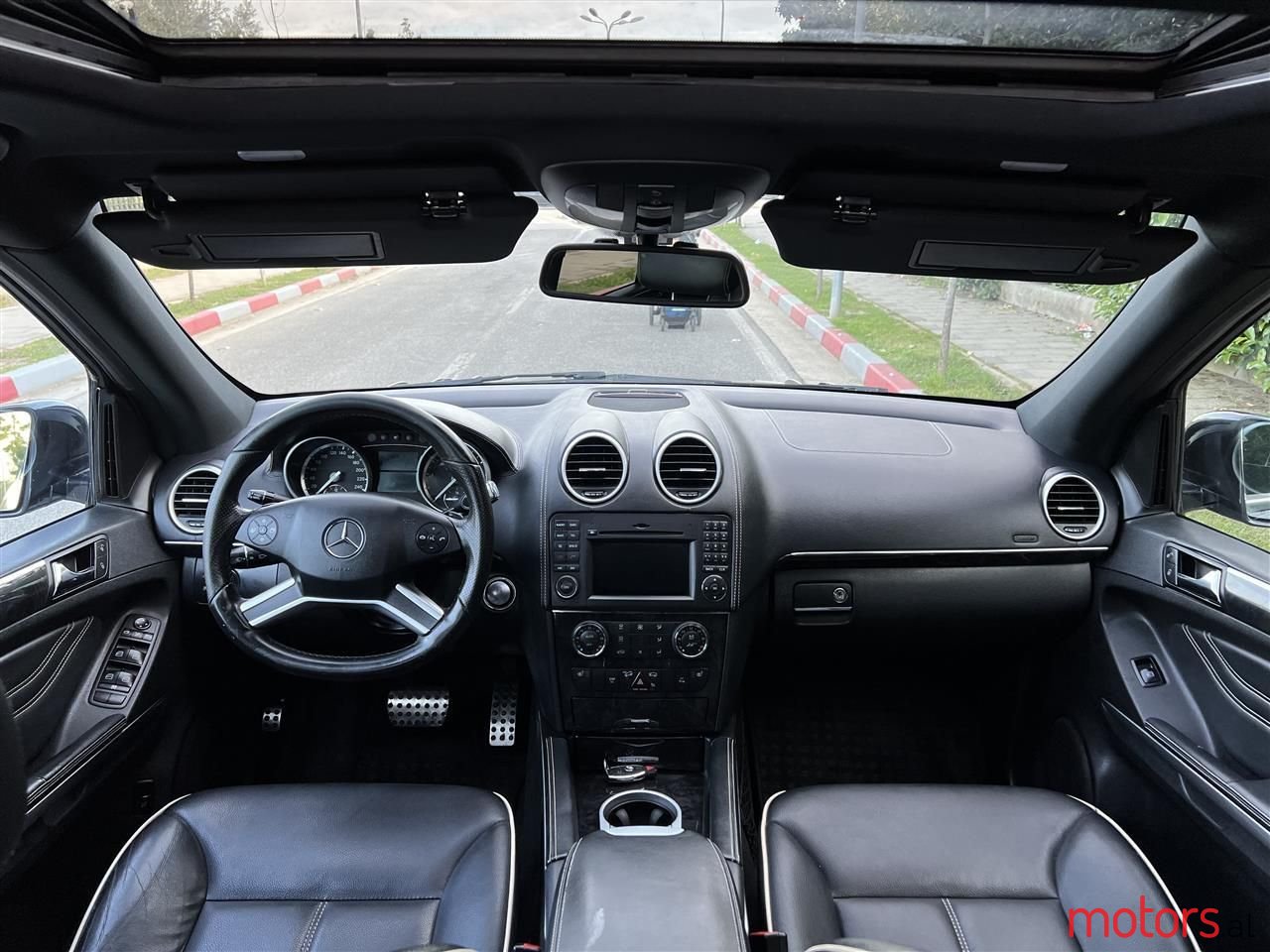 2011' Mercedes-Benz ML 350 photo #5