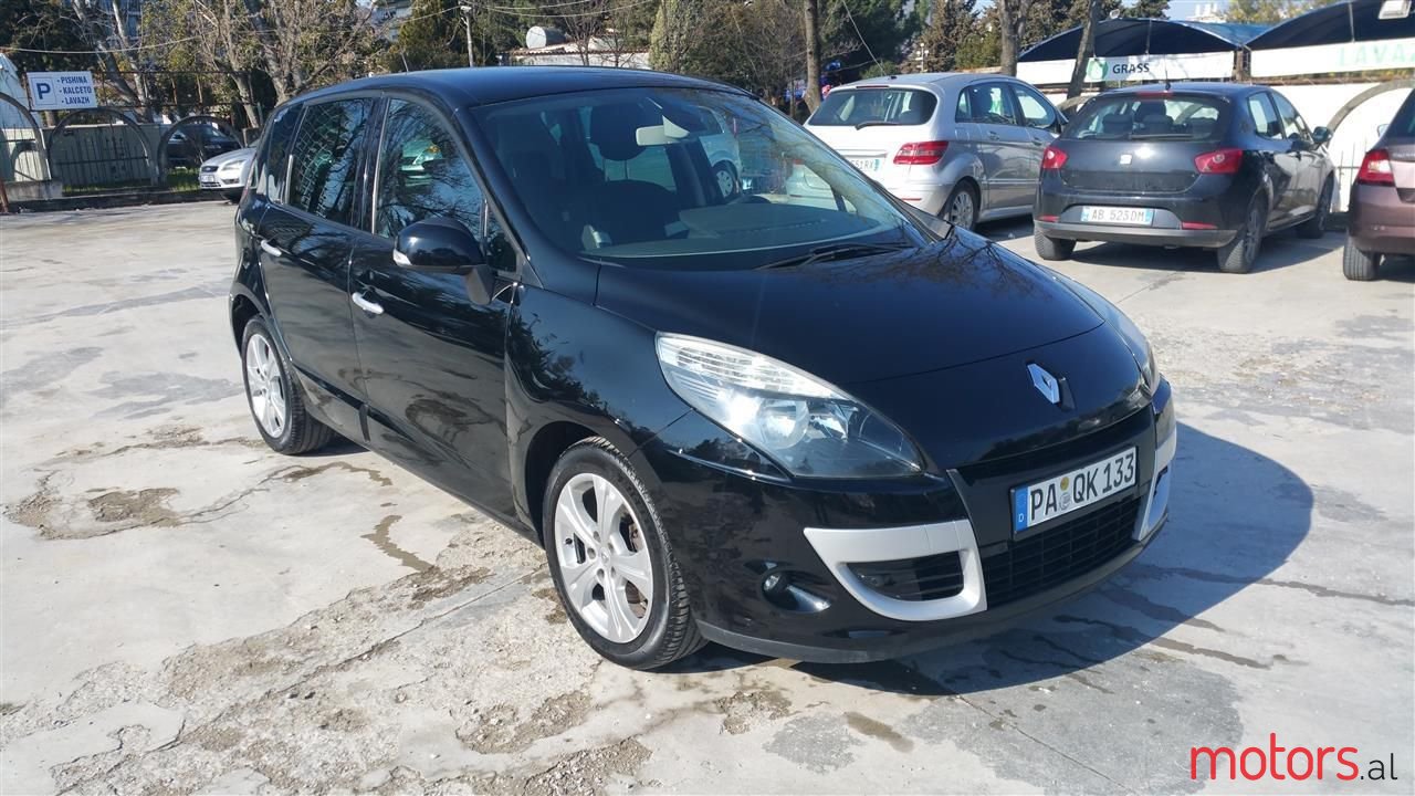 2011' Renault Scenic photo #1