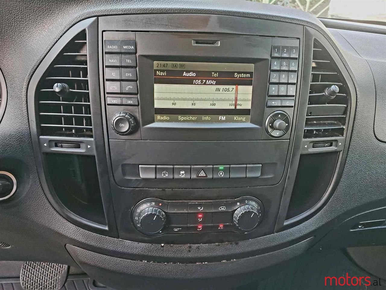 2017' Mercedes-Benz Viano photo #3